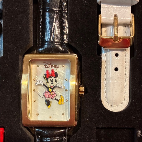 Disney Gold and Black Watch with Minnie Mouse boxed set - Picture 2 of 9